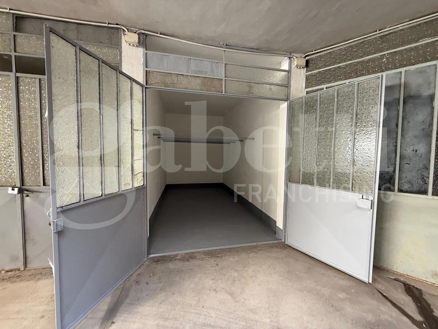 Box/Garage 12mq in vendita a Grugliasco