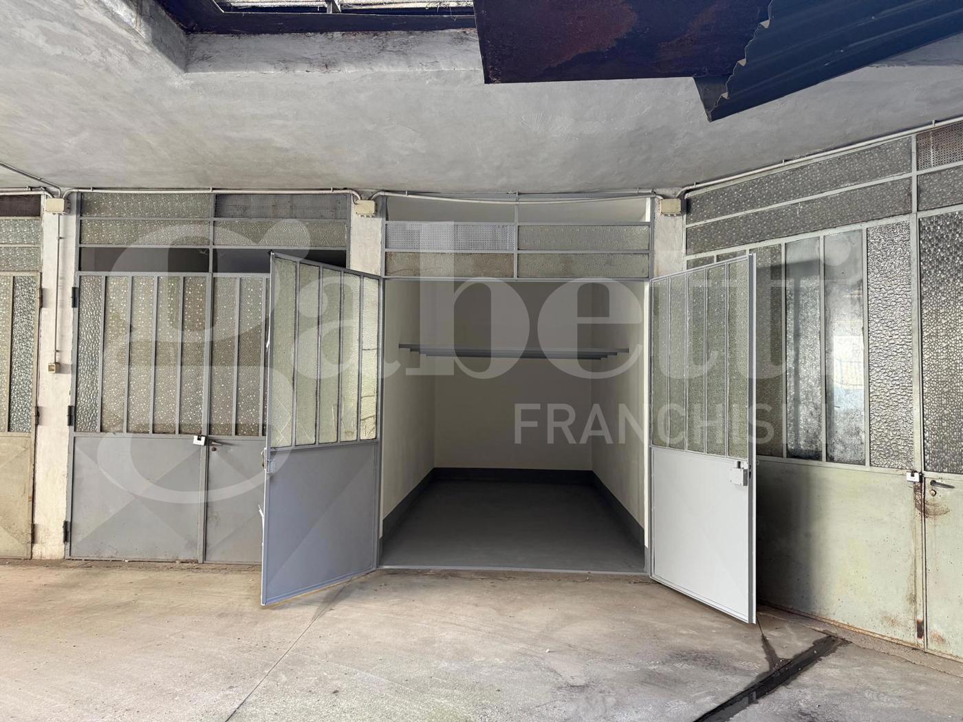 Box/Garage 12mq in vendita a Grugliasco