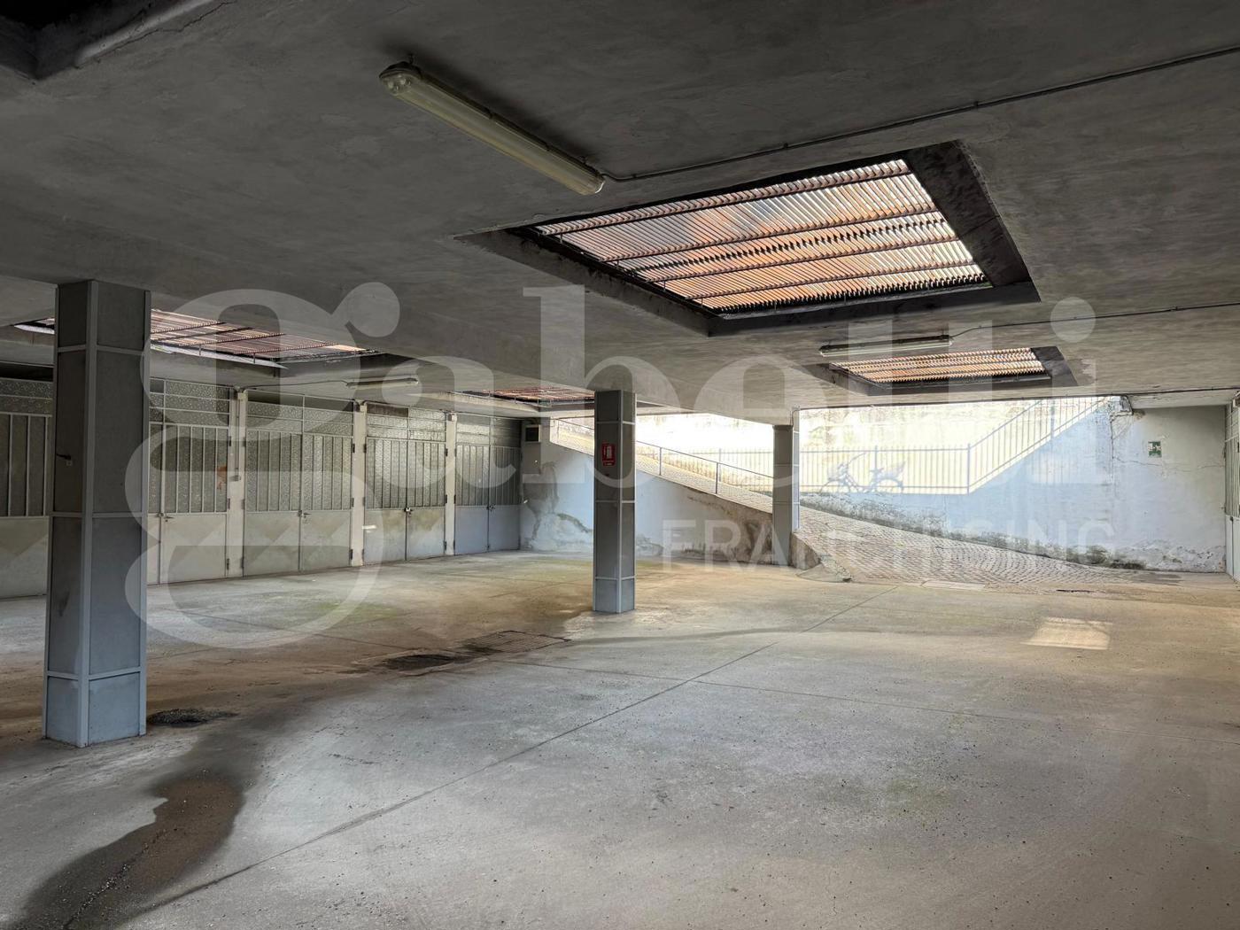 Box/Garage 12mq in vendita a Grugliasco