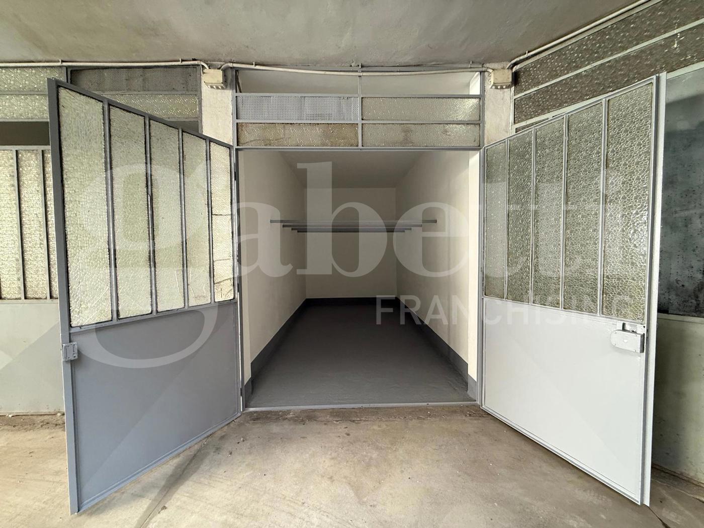 Box/Garage 12mq in vendita a Grugliasco