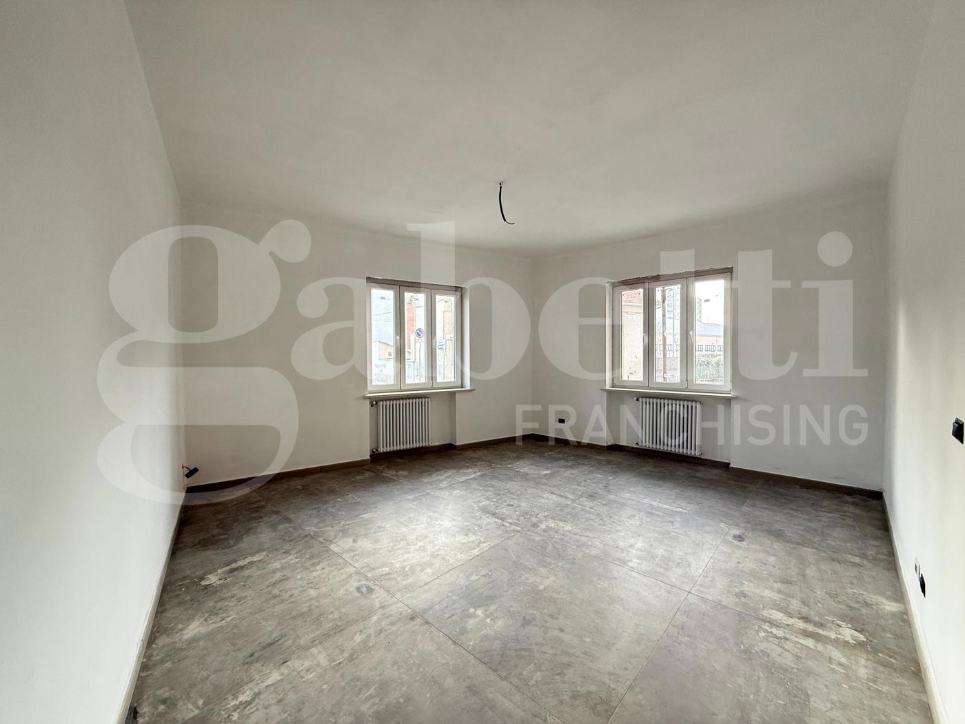 Quadrilocale con box a Grugliasco