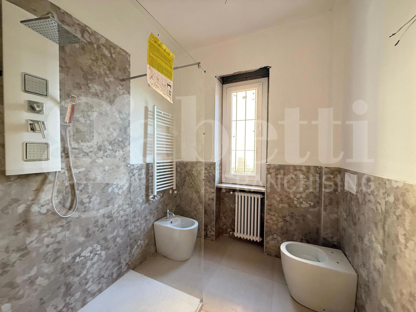 Quadrilocale con box a Grugliasco