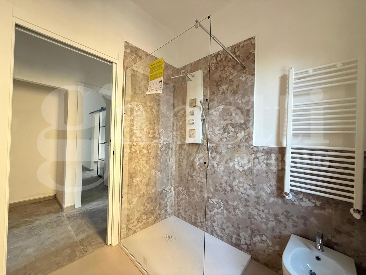 Quadrilocale con box a Grugliasco