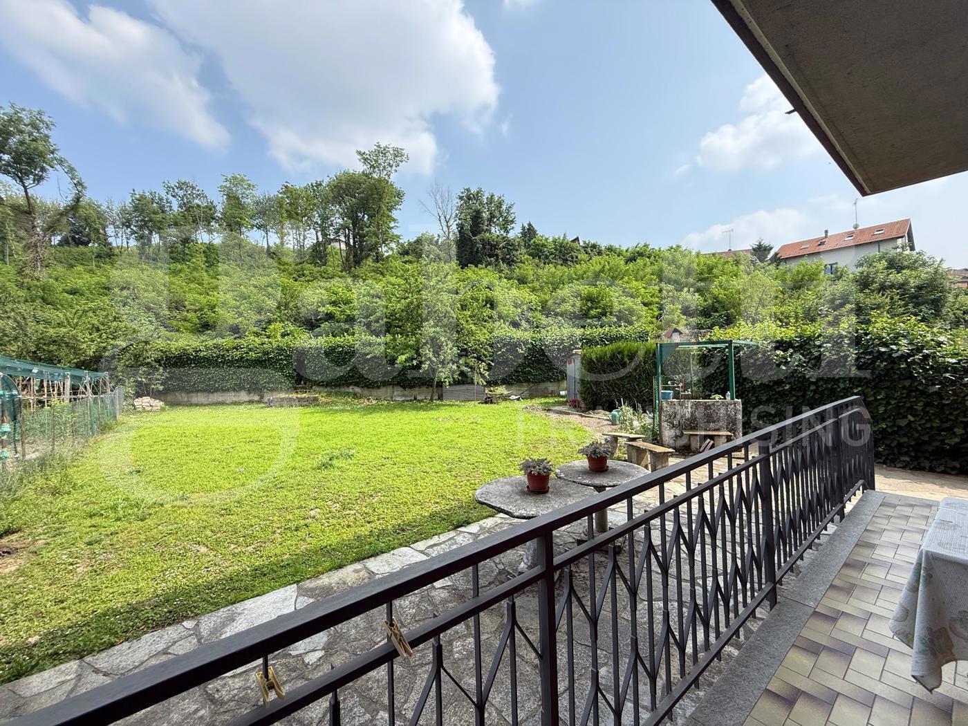 Villa Bifamiliare con giardino a Rivoli