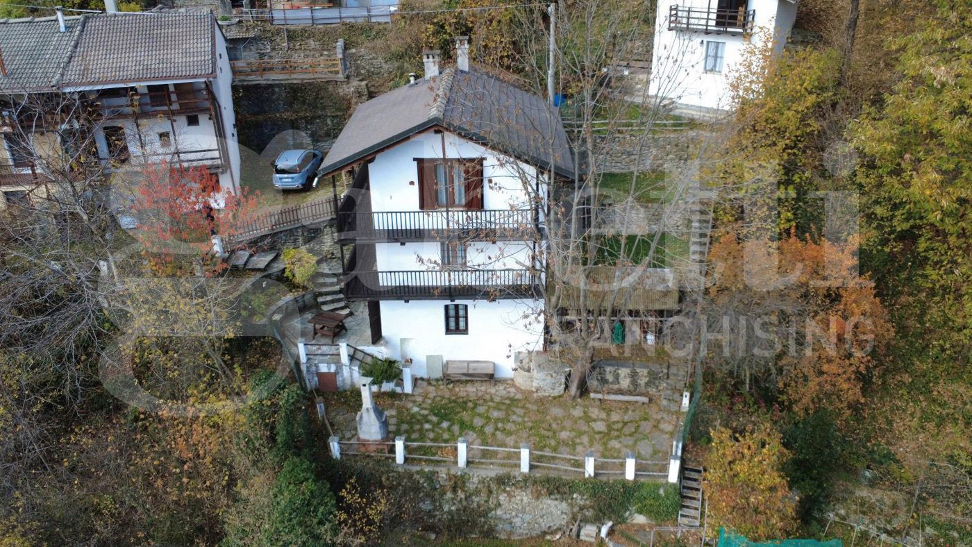 Casa indipendente con giardino a Rubiana