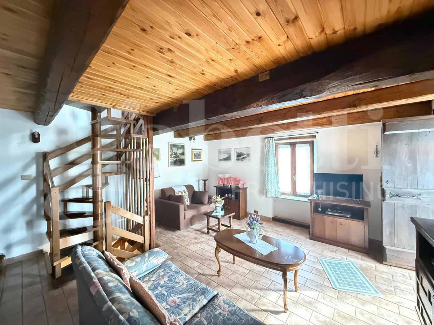 Casa indipendente con giardino a Rubiana