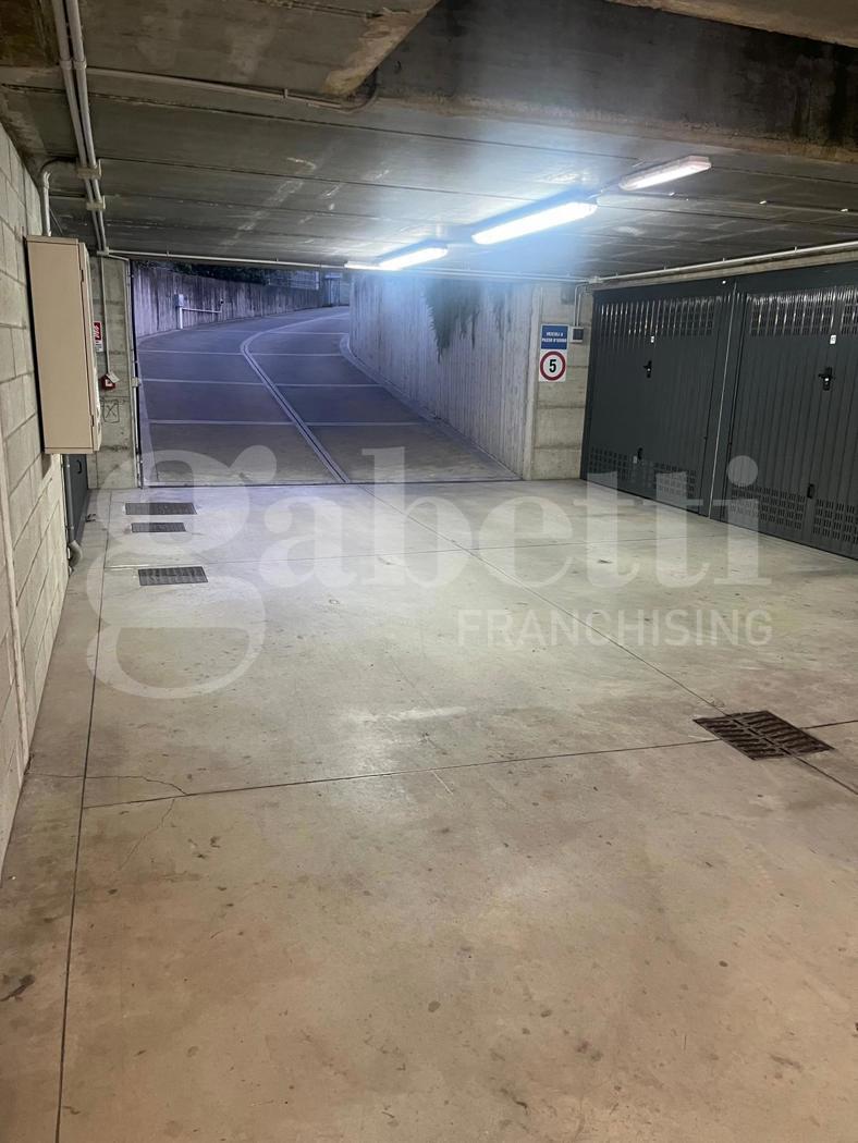 Box/Garage 15mq in vendita a Grugliasco