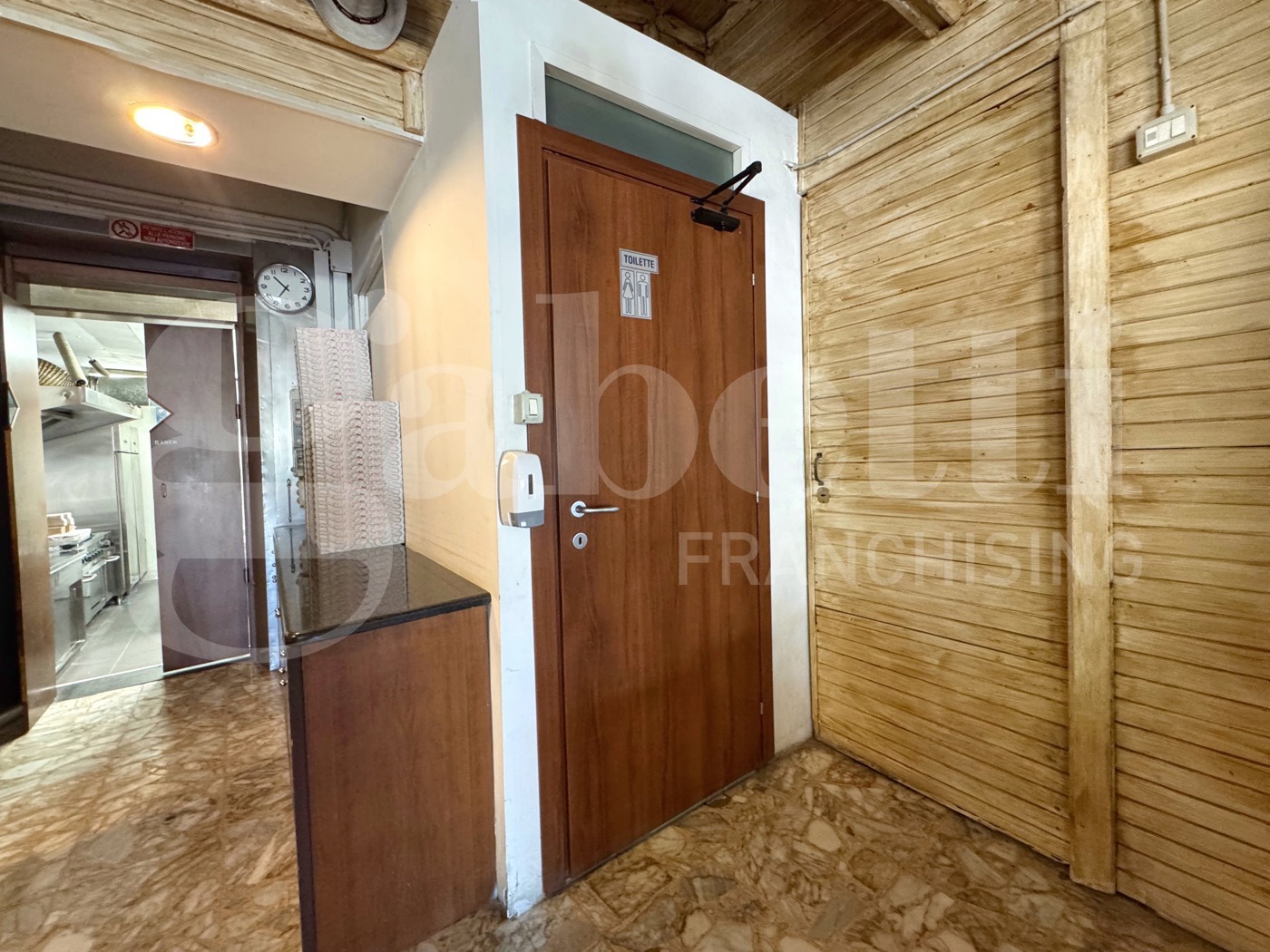 Attivit� commerciale Ristorante e pizzeria in vendita a Grugliasco
