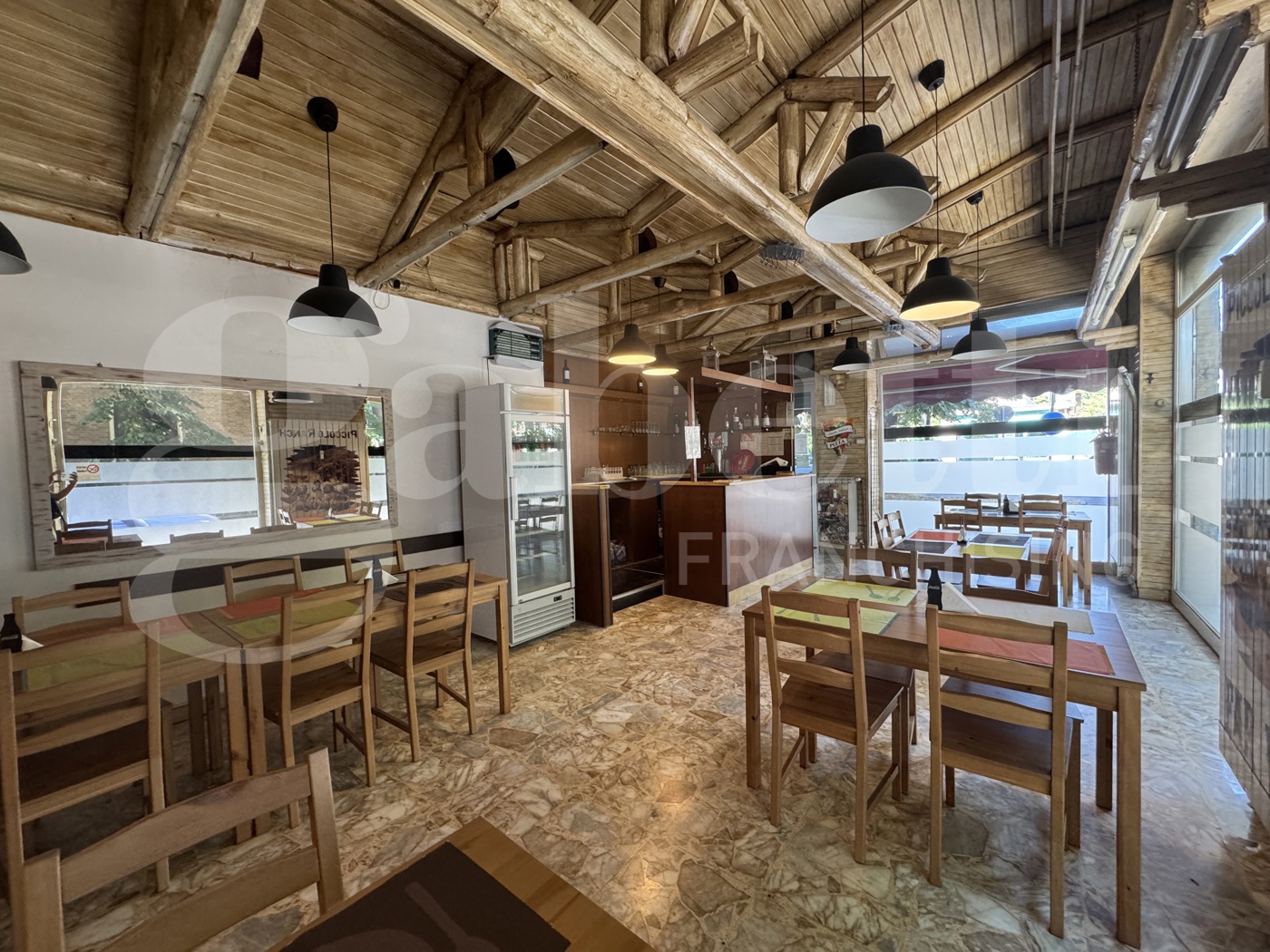 Attivit� commerciale Ristorante e pizzeria in vendita a Grugliasco