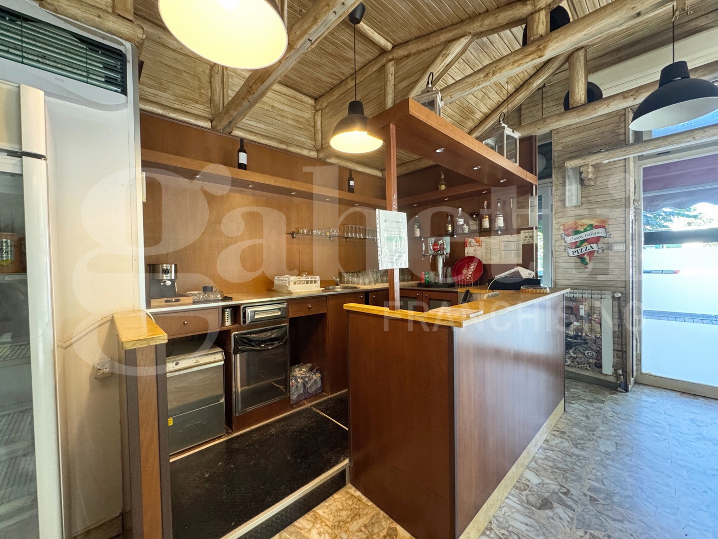 Attivit� commerciale Ristorante e pizzeria in vendita a Grugliasco