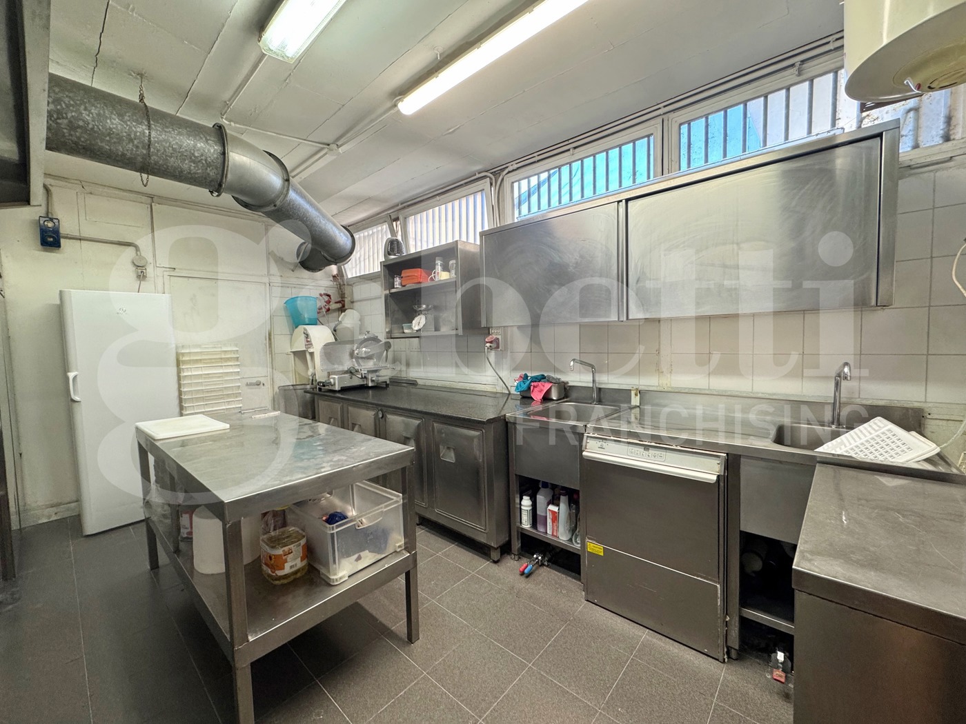 Attivit� commerciale Ristorante e pizzeria in vendita a Grugliasco
