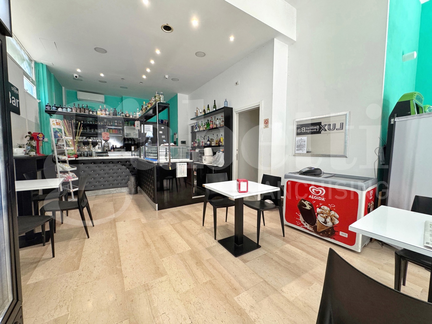 Attivit� commerciale Bar e tabacchi in vendita a Grugliasco