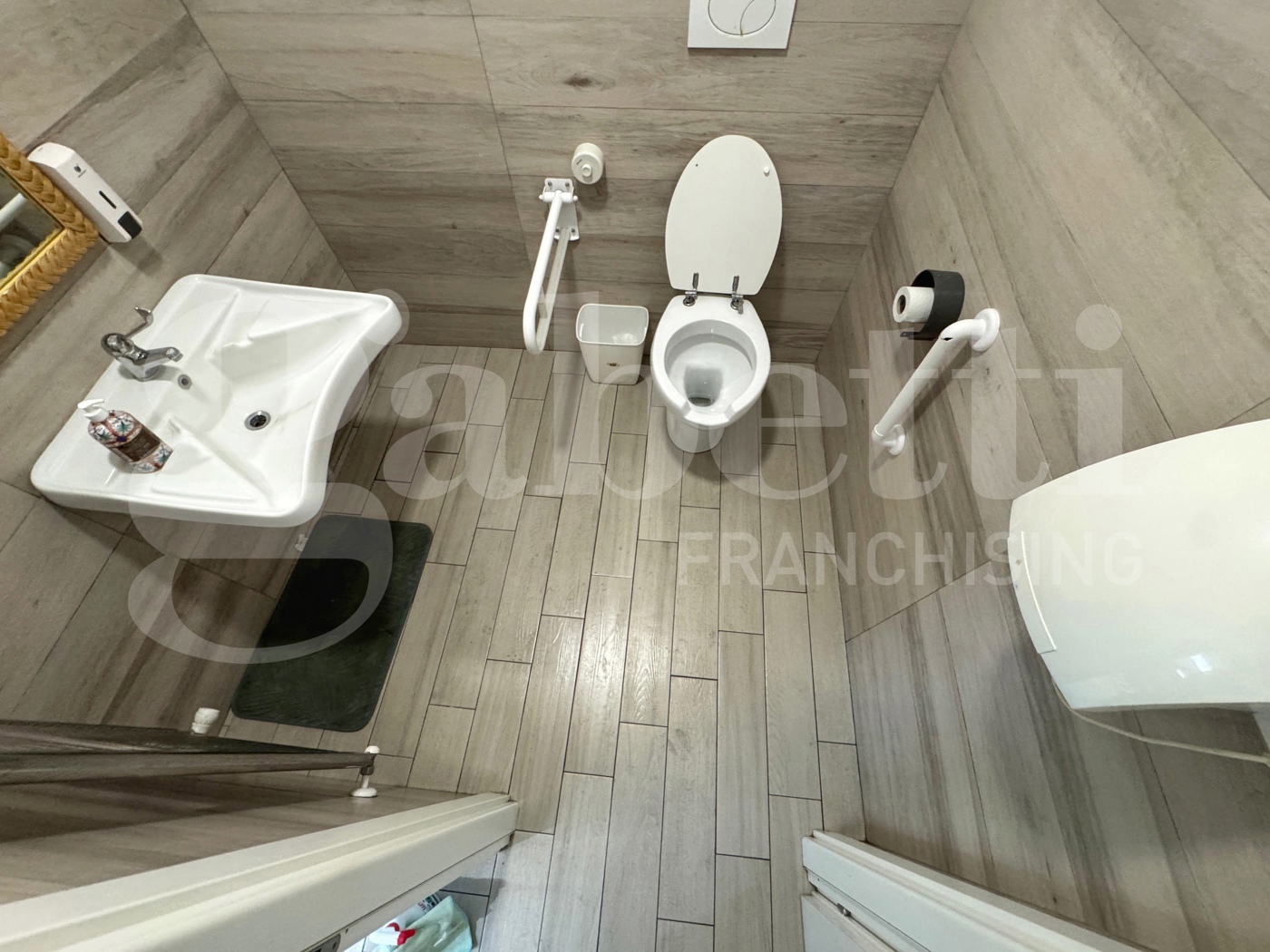 Attivit� commerciale Bar e tabacchi in vendita a Grugliasco