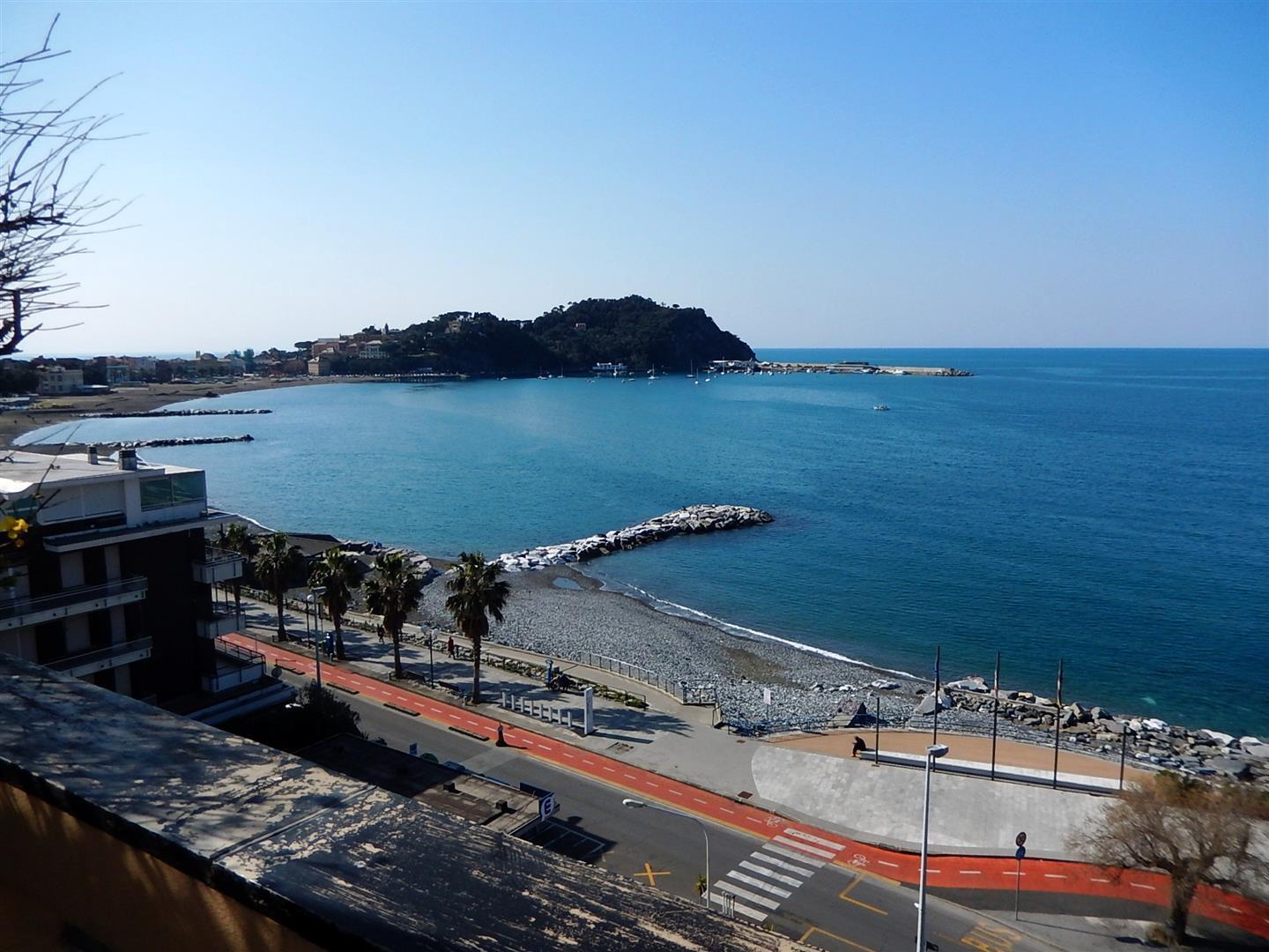 Appartamento con terrazzo in viale mazzini 310, Sestri Levante