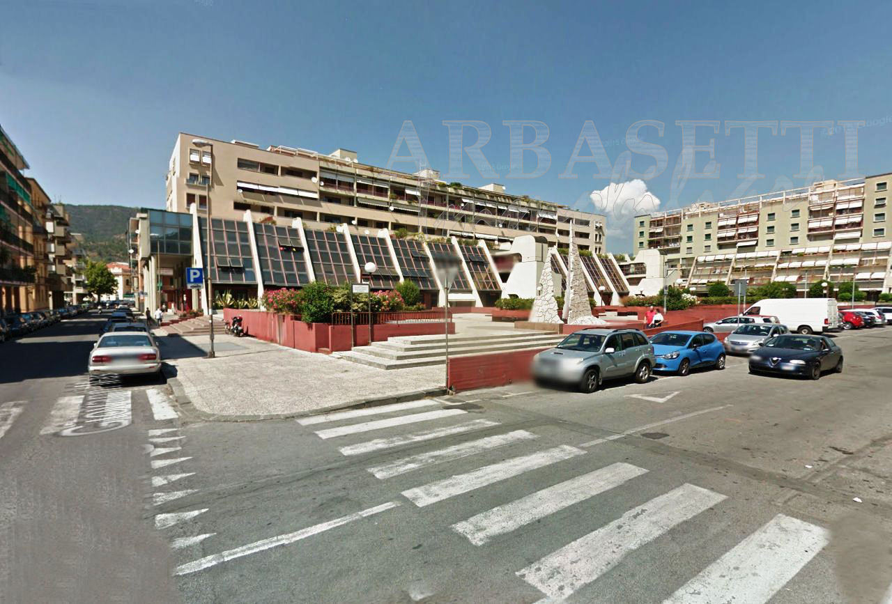 Locale commerciale in vendita in via eraldo fico 50, Sestri Levante