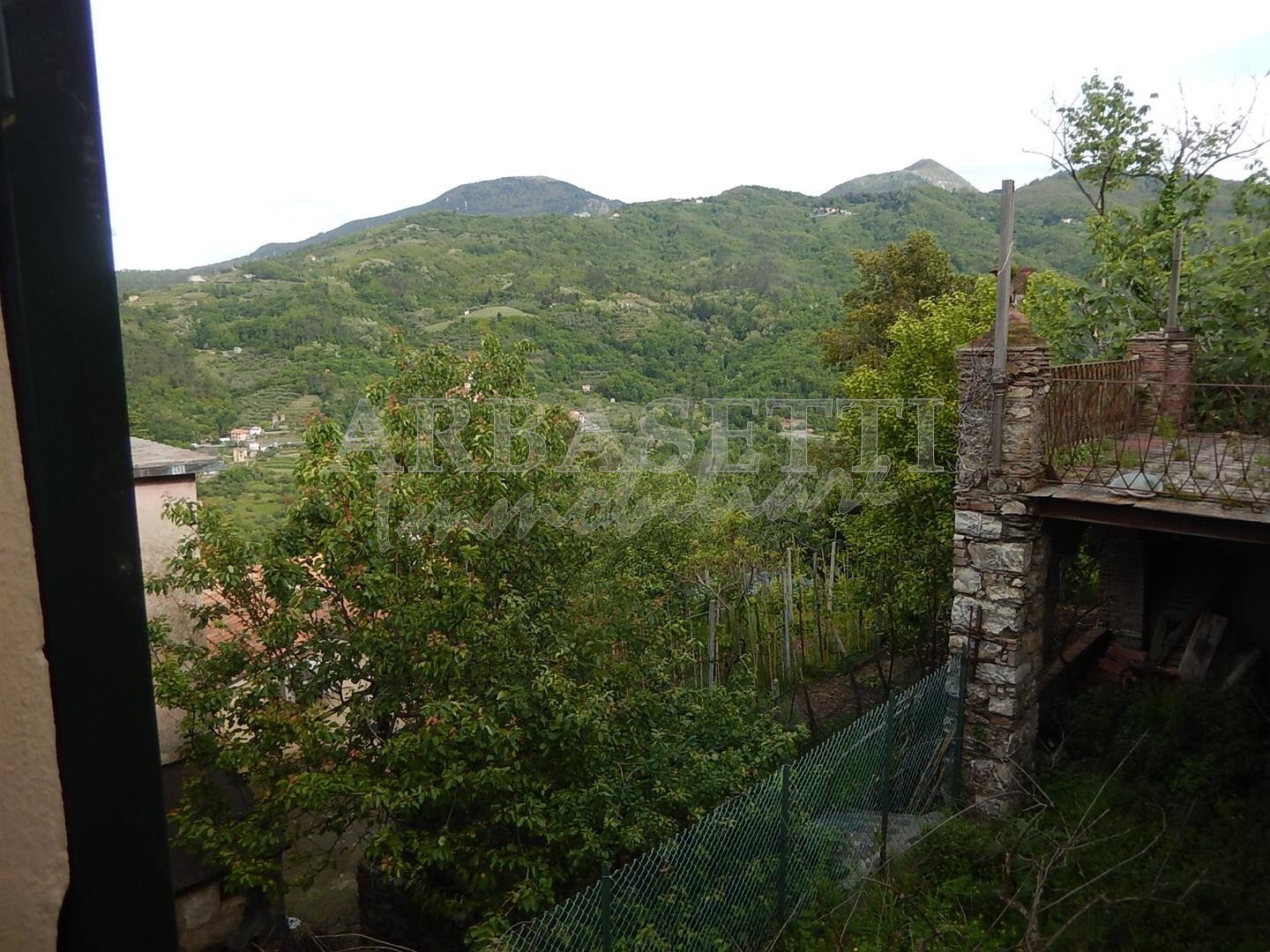 Villetta a schiera ristrutturata in via alla chiesa, Castiglione Chiavarese