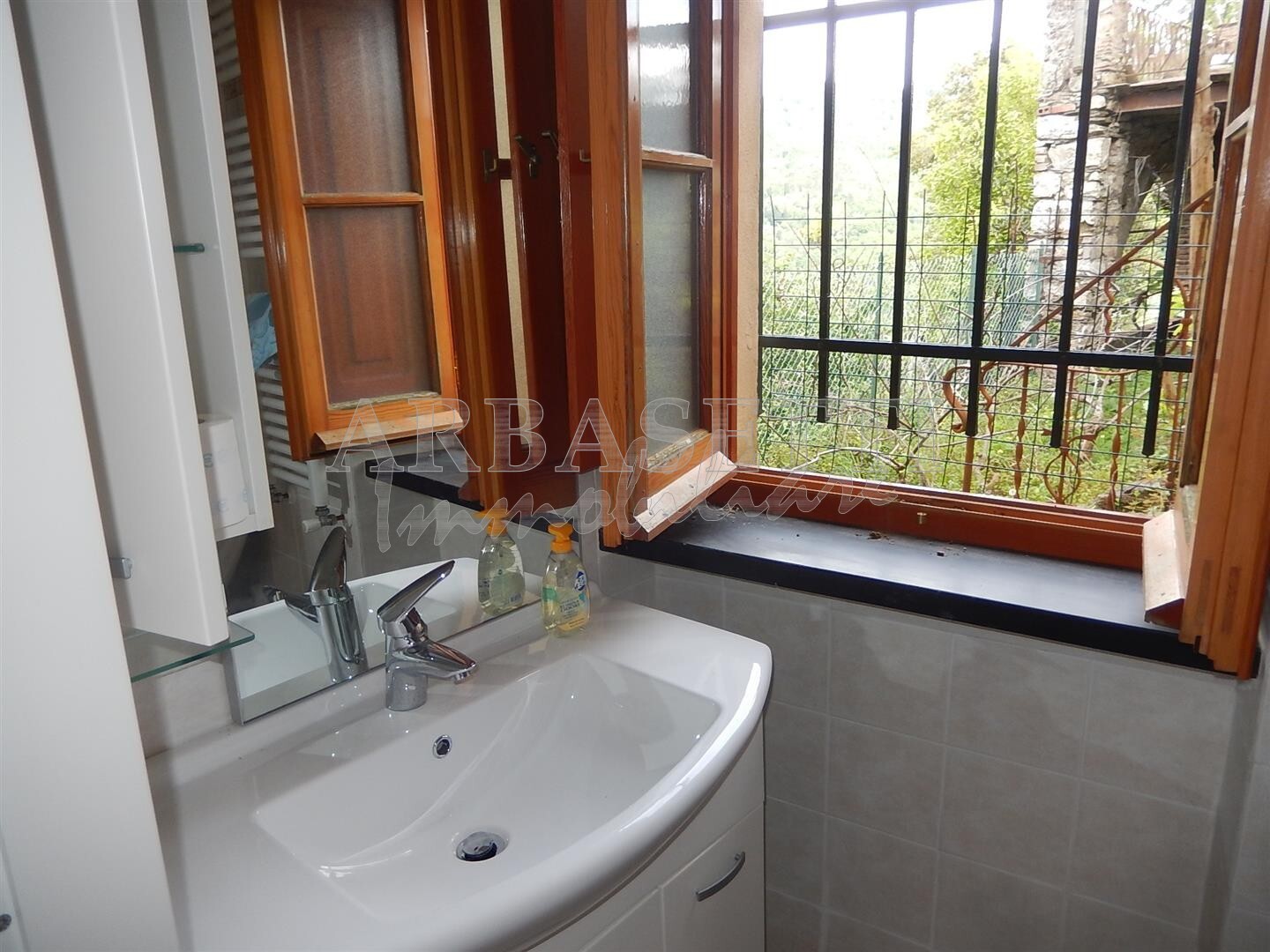 Villetta a schiera ristrutturata in via alla chiesa, Castiglione Chiavarese