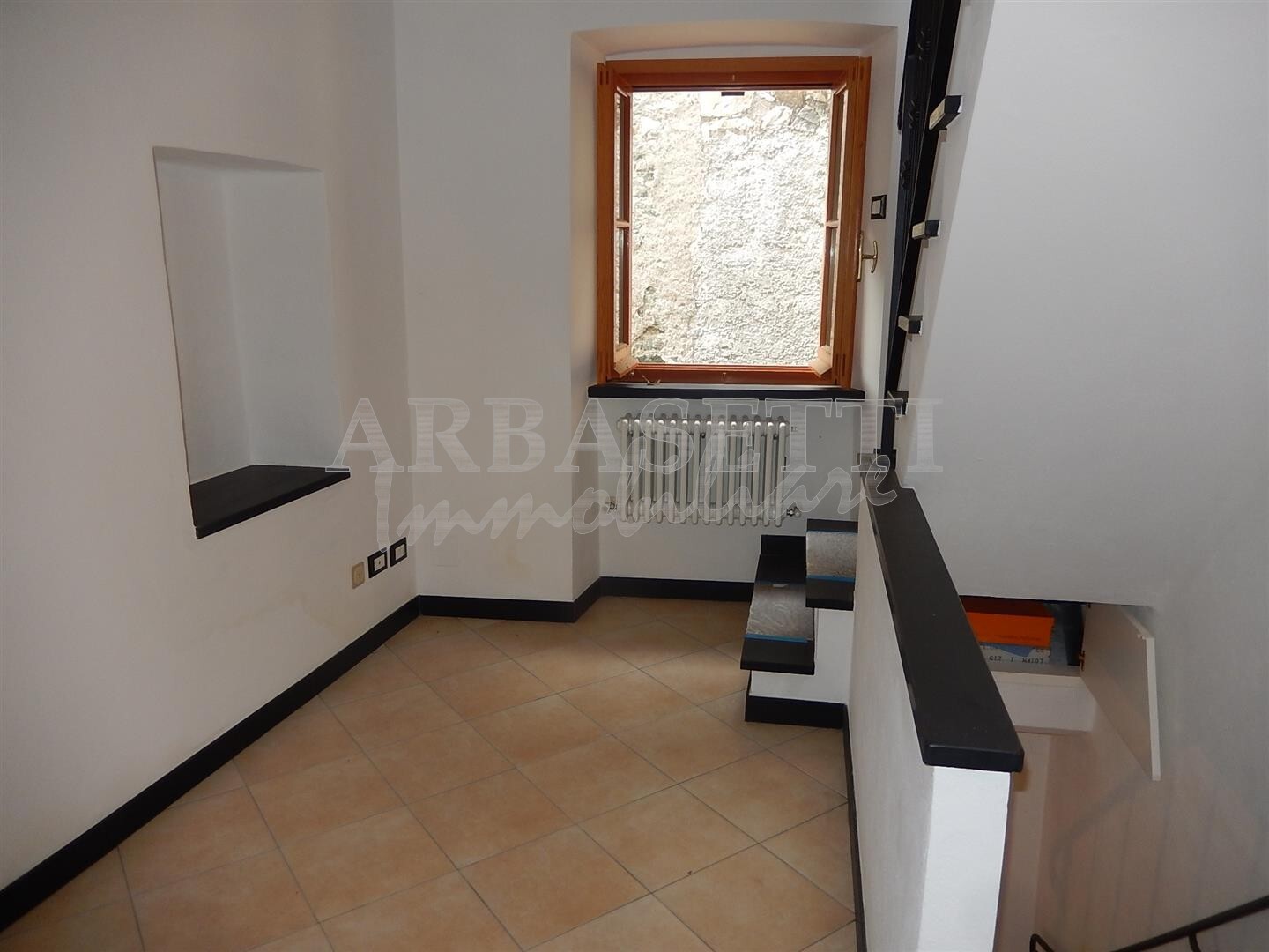 Villetta a schiera ristrutturata in via alla chiesa, Castiglione Chiavarese