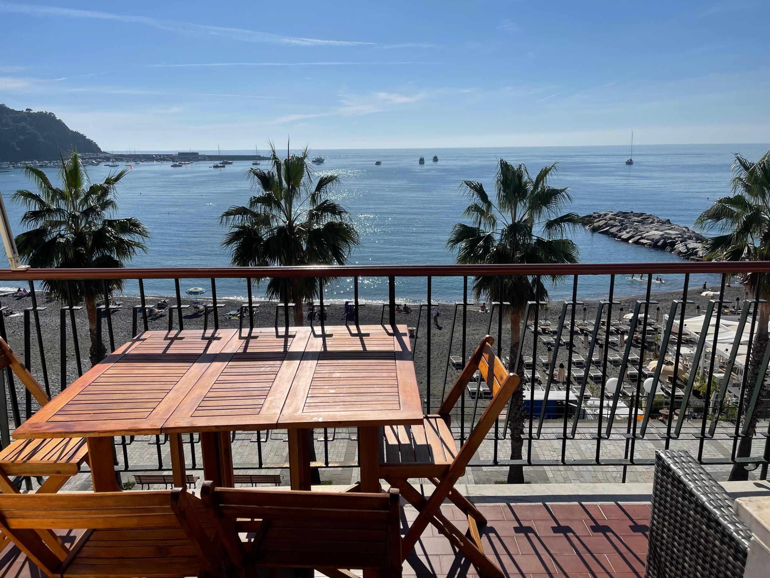 Appartamento vista mare in lungomare giovanni descalzo, Sestri Levante