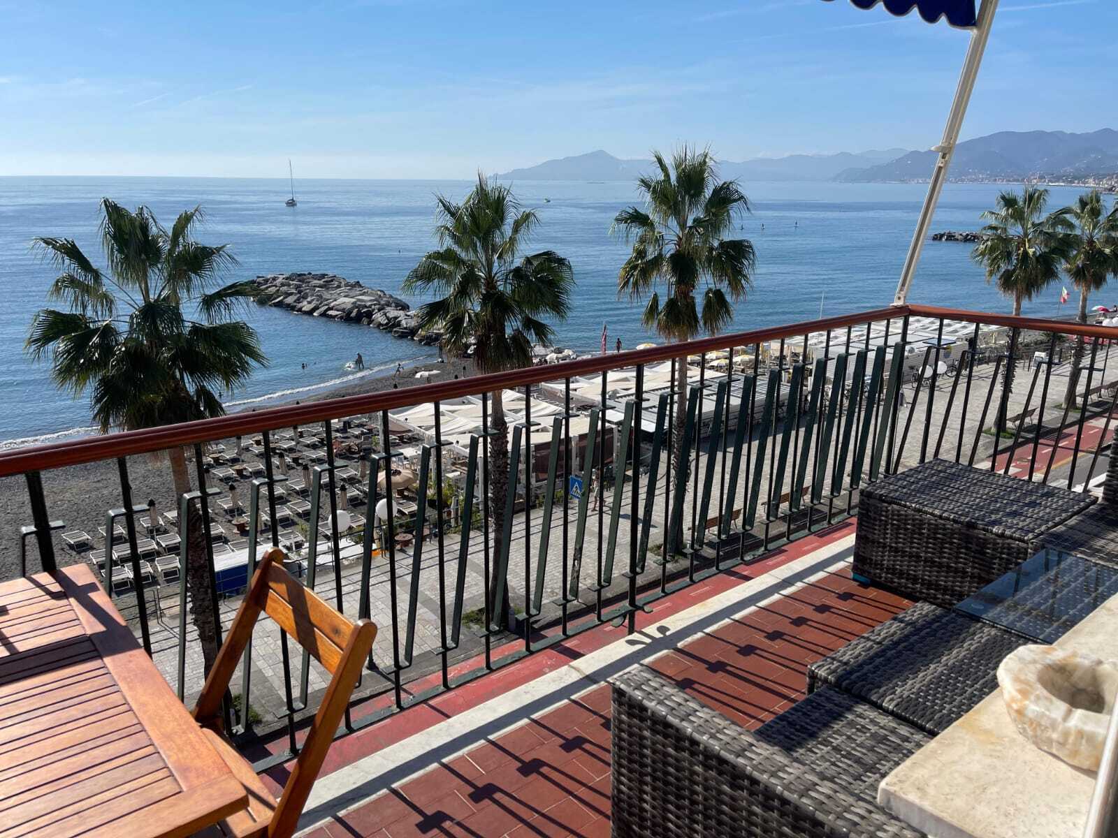 Appartamento vista mare in lungomare giovanni descalzo, Sestri Levante