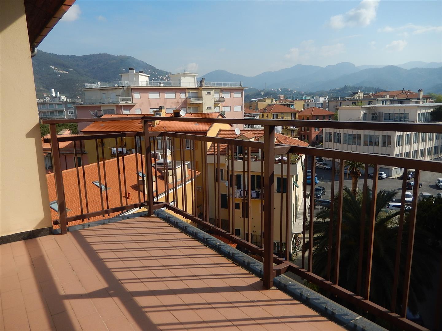 Appartamento con terrazzi in via della chiusa 101, Sestri Levante