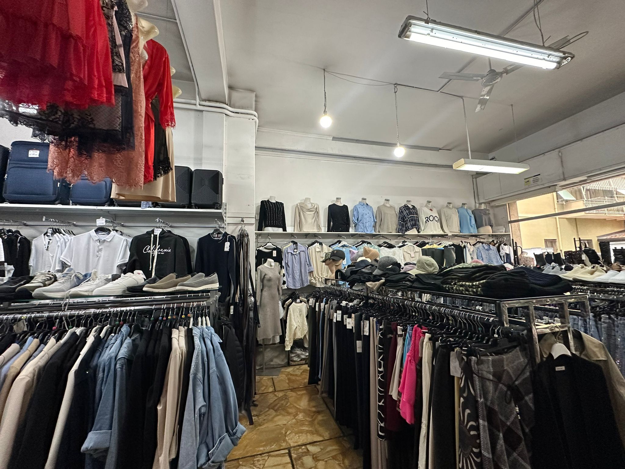 Locale commerciale da ristrutturare in via magenta 15, Chiavari