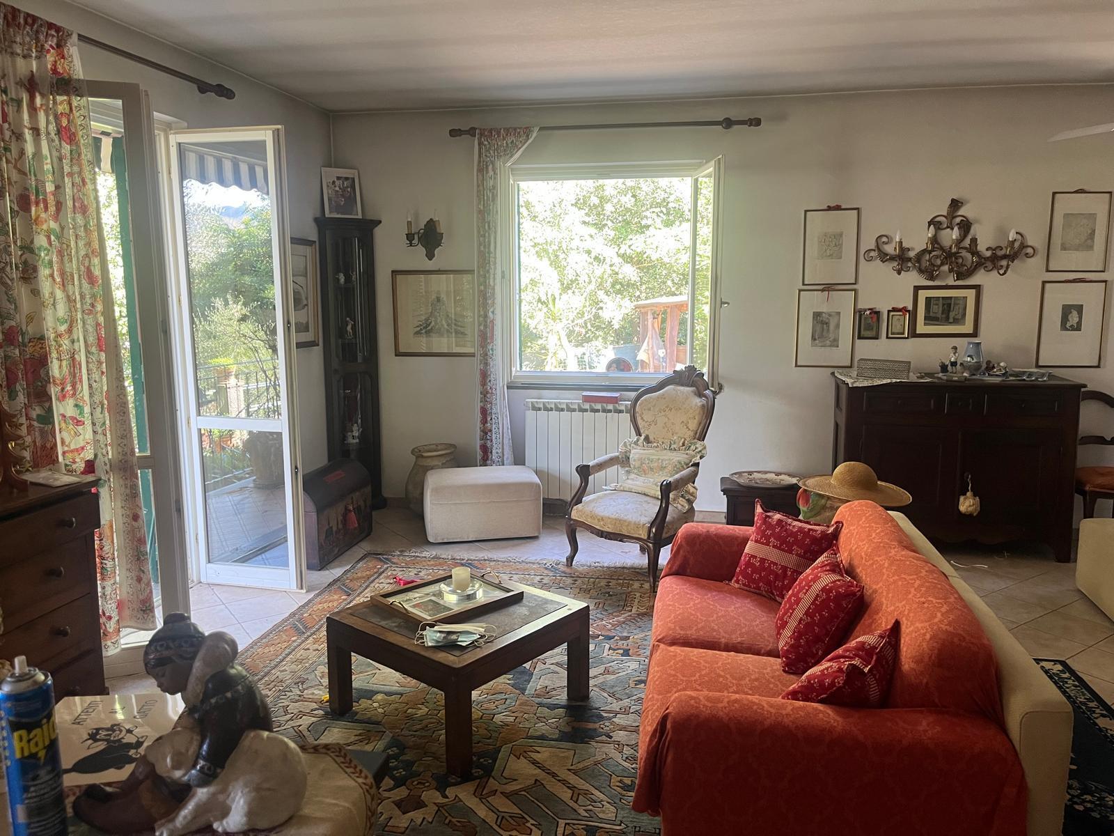 Villa con giardino in via salvatore gatti 19, Castiglione Chiavarese