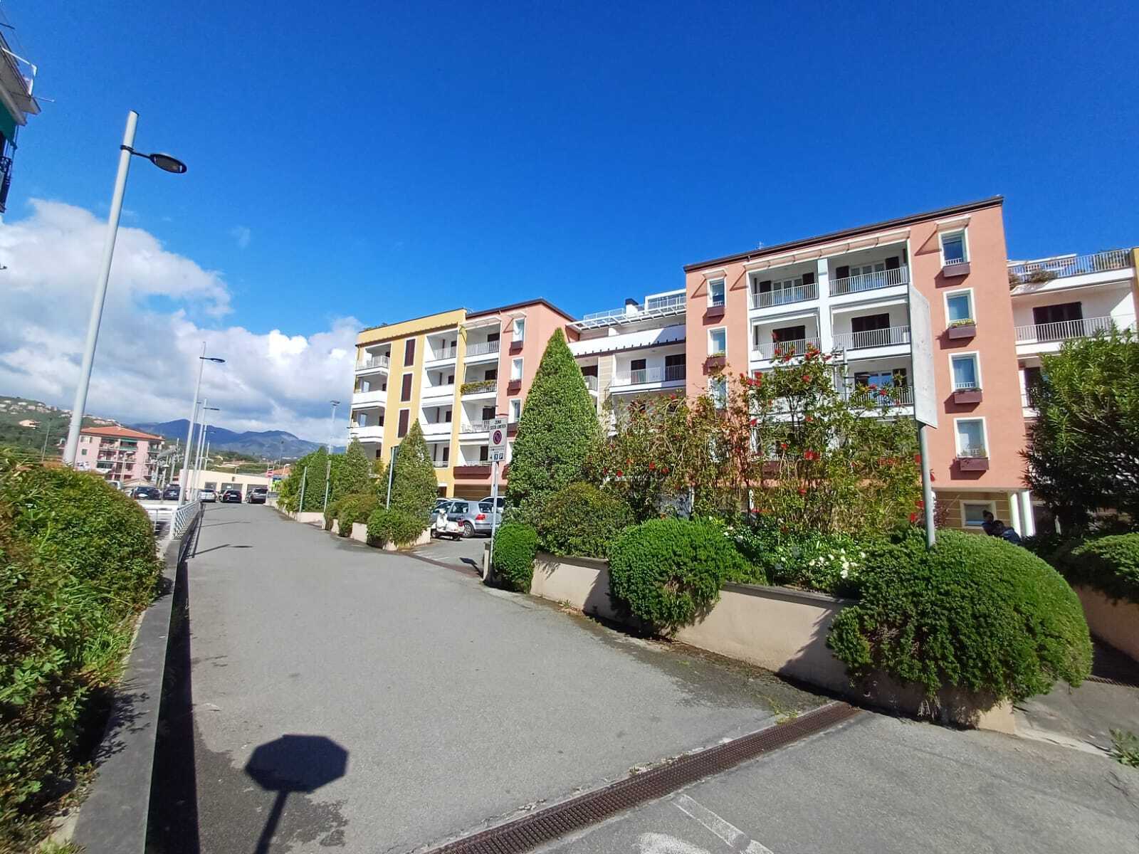 Bilocale con terrazzo in viale mazzini 158, Sestri Levante