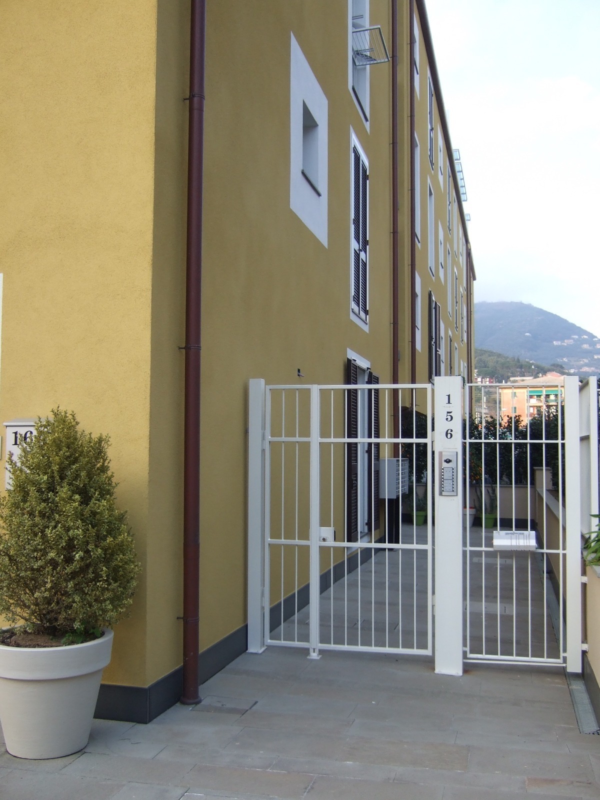 Bilocale con terrazzo in viale mazzini 158, Sestri Levante