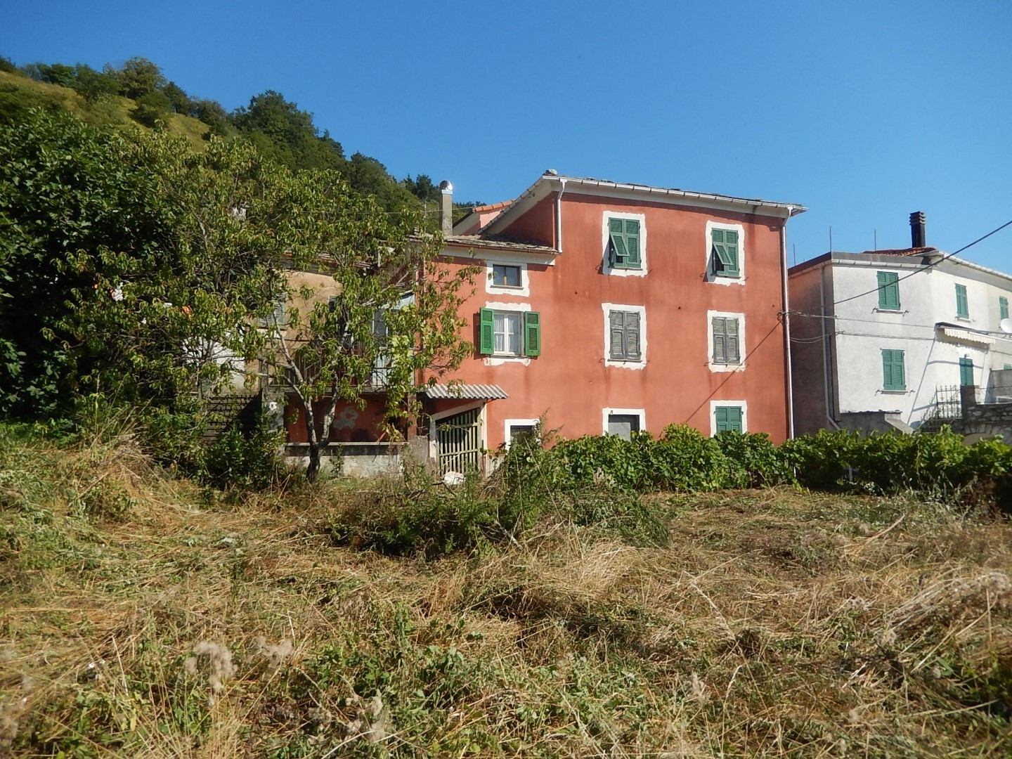 Casa indipendente con terrazzo in localit� ghiggeri, Varese Ligure