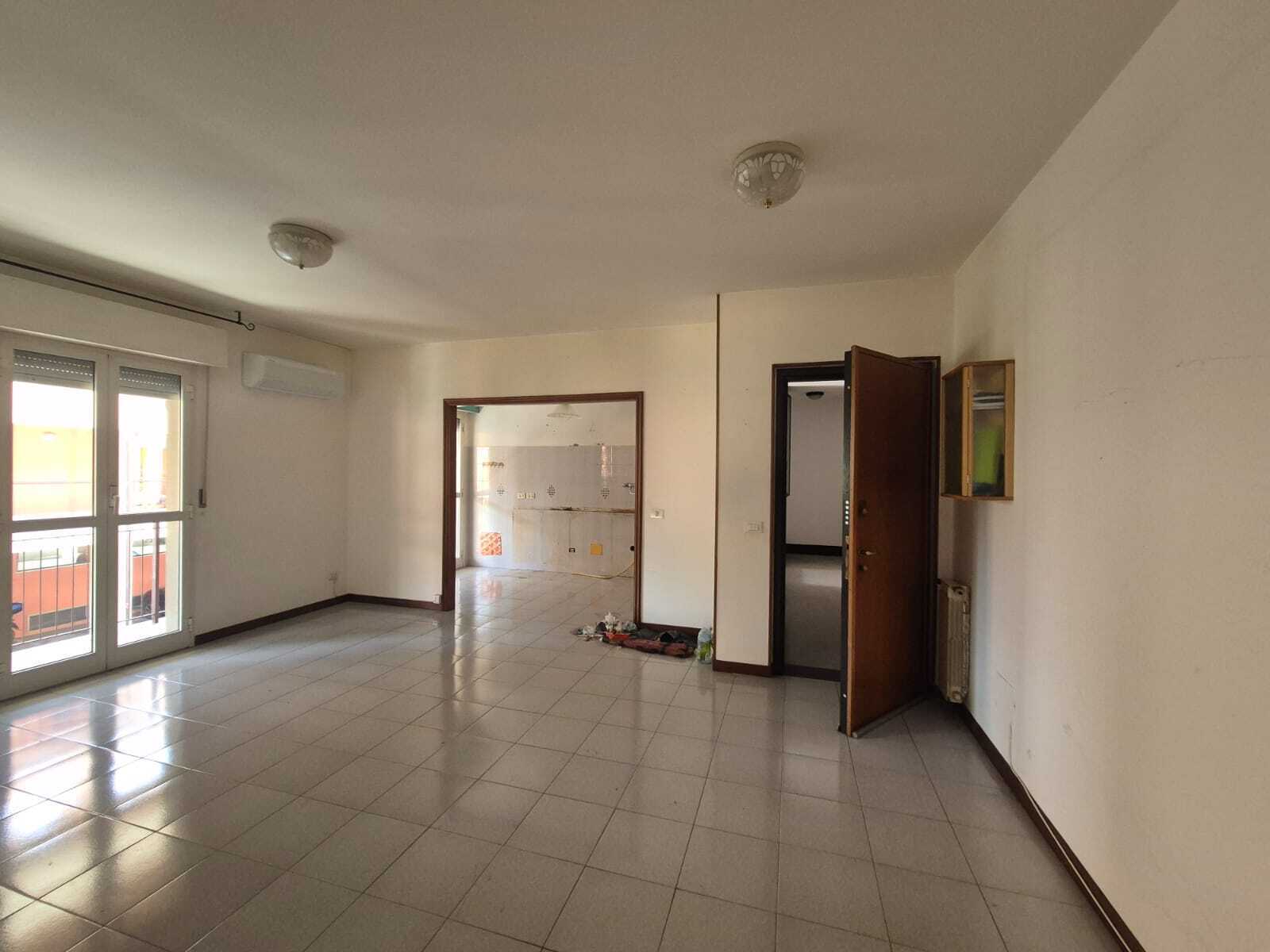 Trilocale da ristrutturare in via bruno primi 12, Sestri Levante