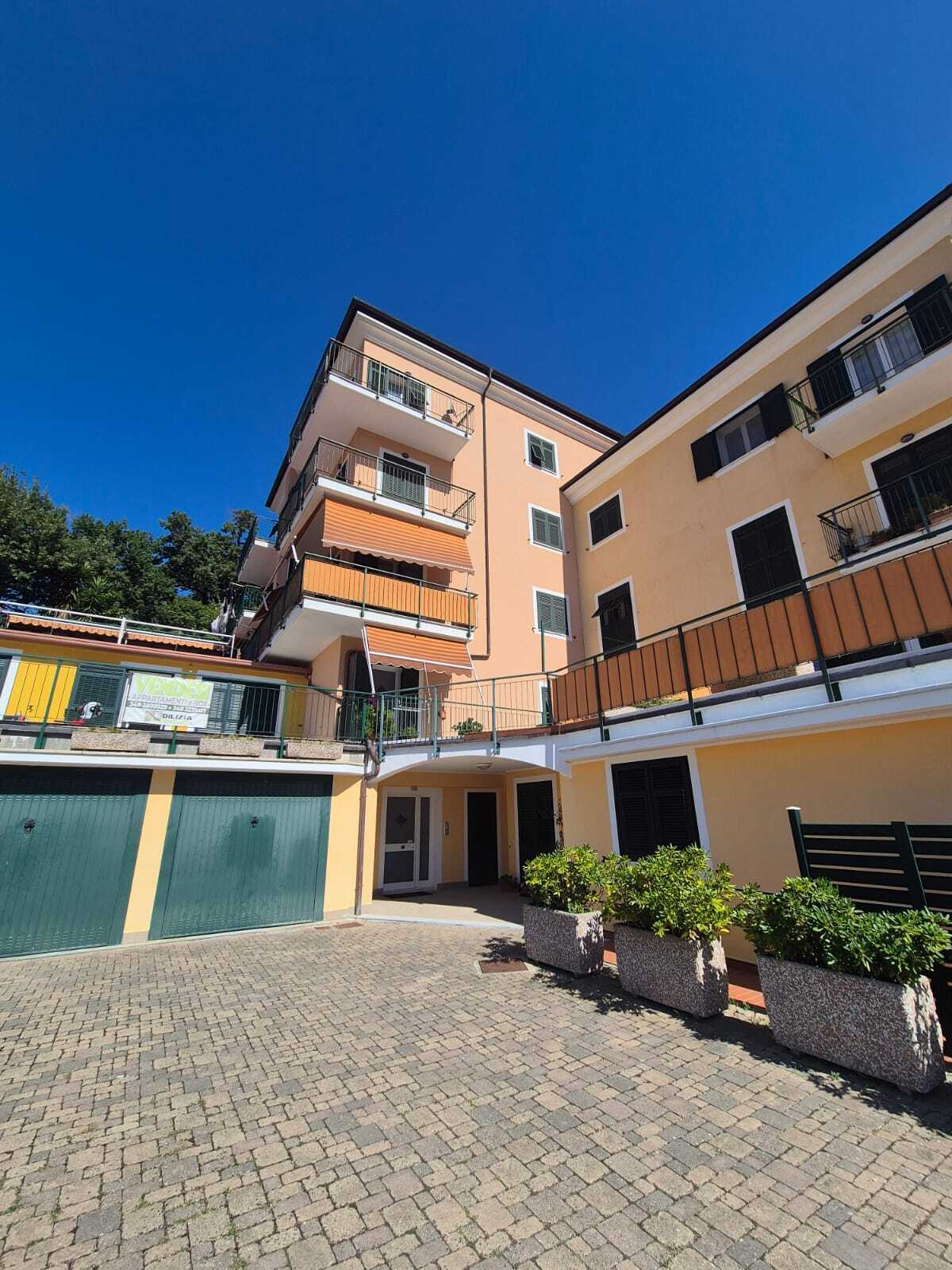 Quadrilocale con giardino in via provinciale per novano, Casarza Ligure