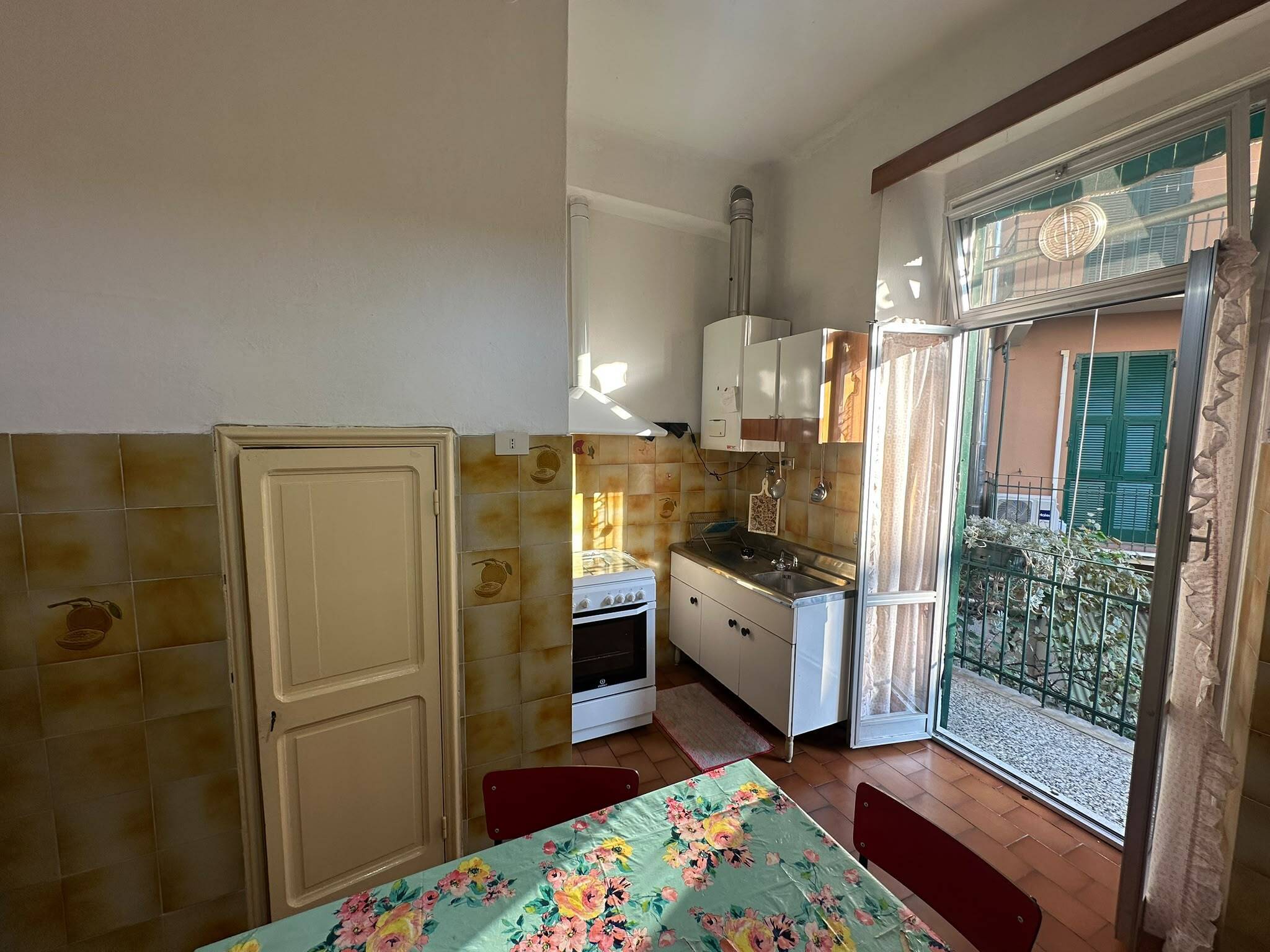 Appartamento da ristrutturare in via vincenzo fascie 64, Sestri Levante