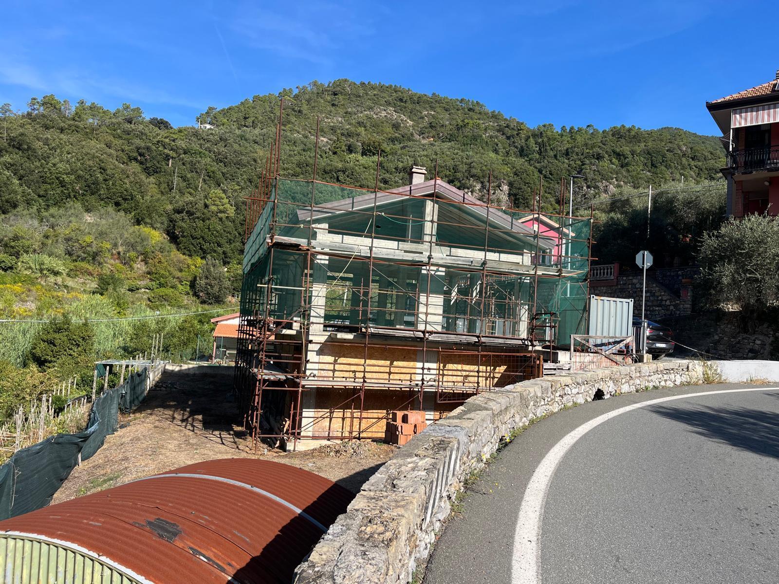 Villa nuova in via casali lungo statale 10, Castiglione Chiavarese