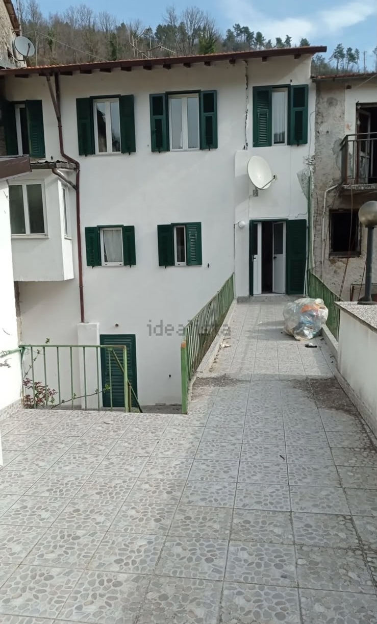 Casa indipendente con terrazzo in via genova 21, Borghetto di Vara