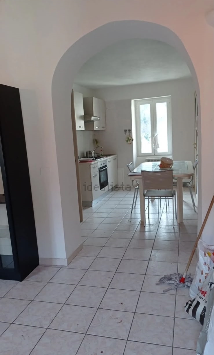 Casa indipendente con terrazzo in via genova 21, Borghetto di Vara