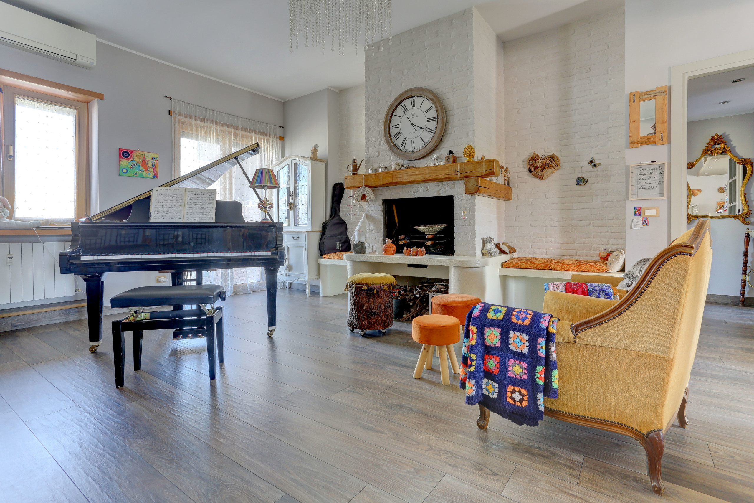 Attico ristrutturato in via davide campari 10, Roma