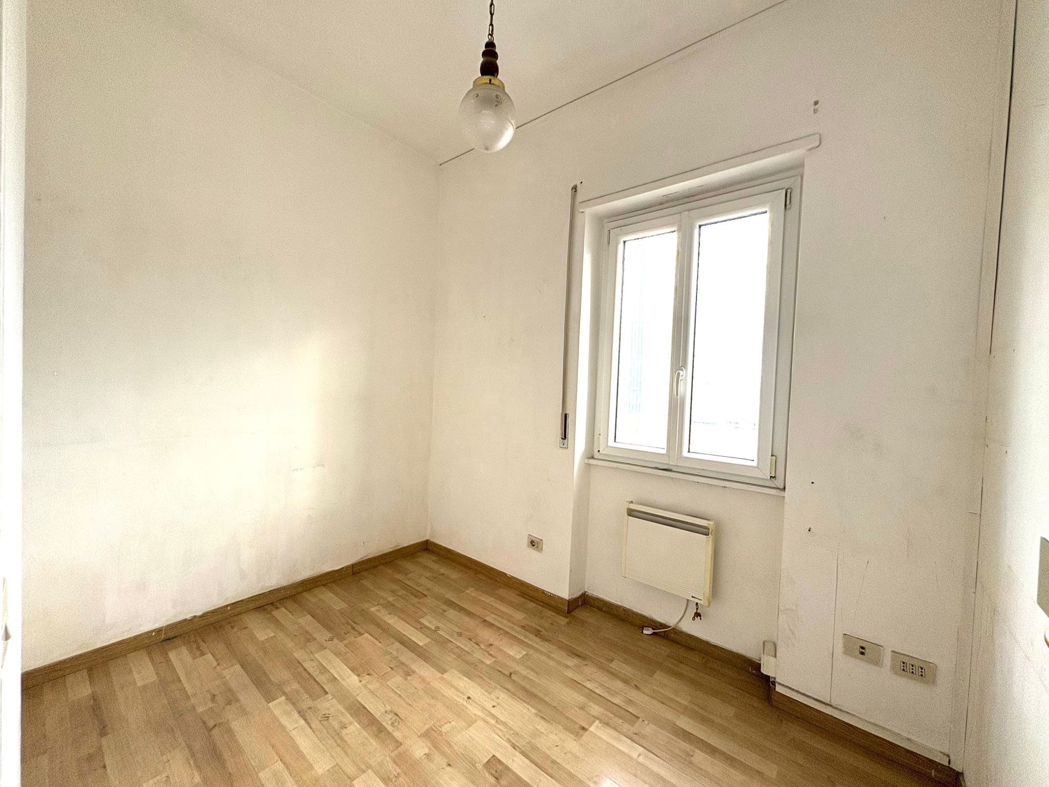 Trilocale da ristrutturare in circonvallazione nomentana, Roma