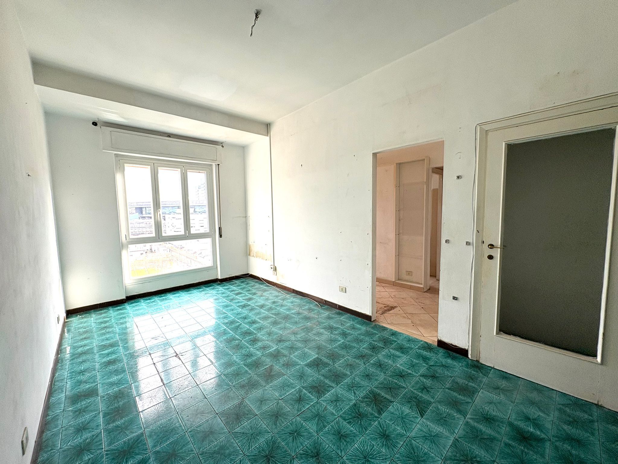 Trilocale da ristrutturare in circonvallazione nomentana, Roma