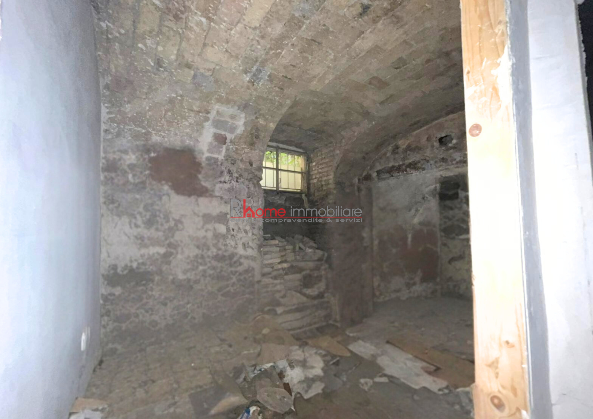 Bilocale da ristrutturare a Roma