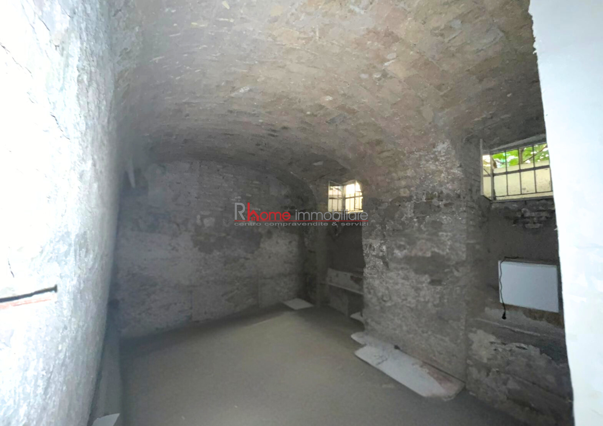 Magazzino da ristrutturare a Roma