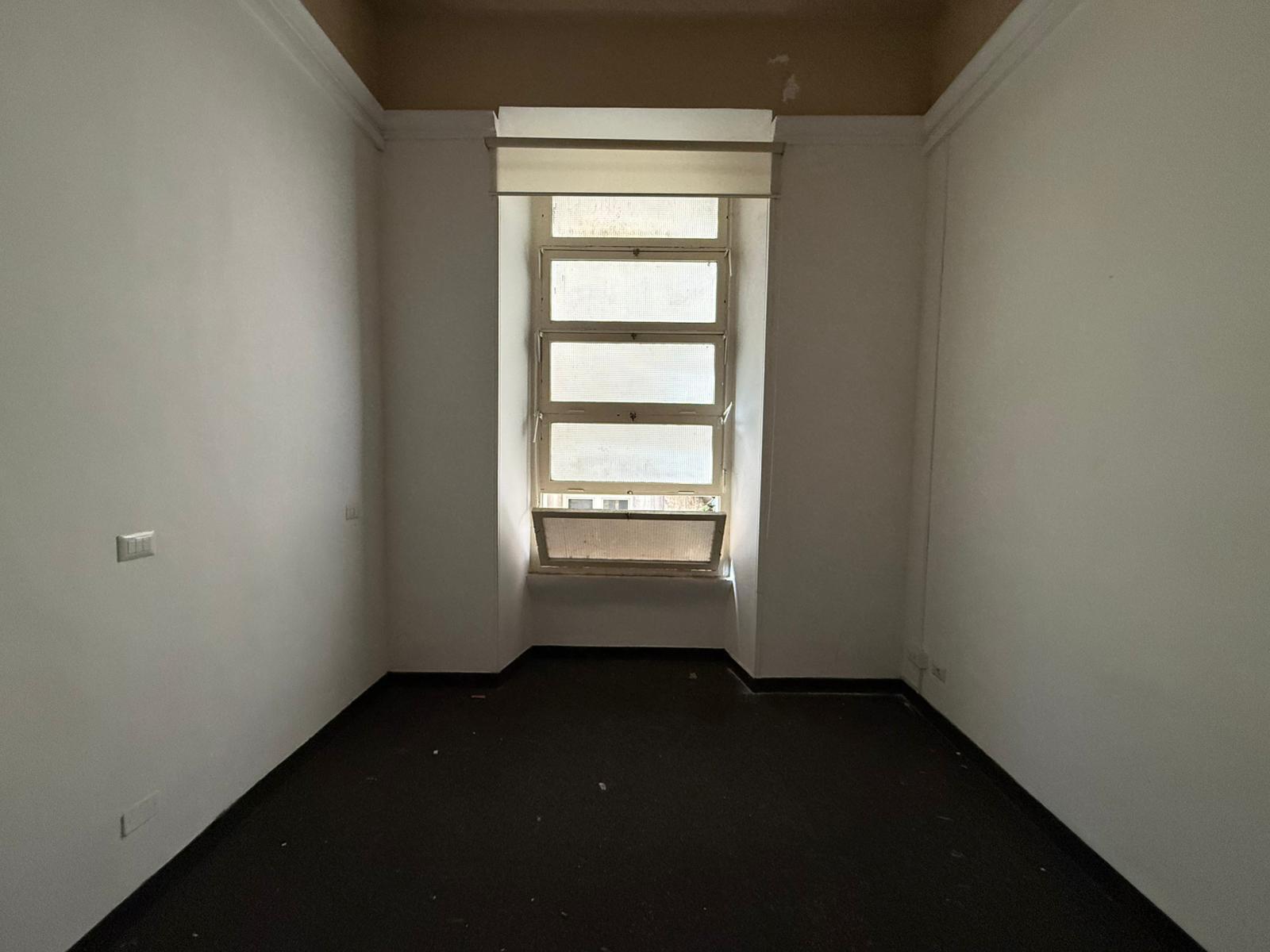 Quadrilocale da ristrutturare in via cavour 47, Roma