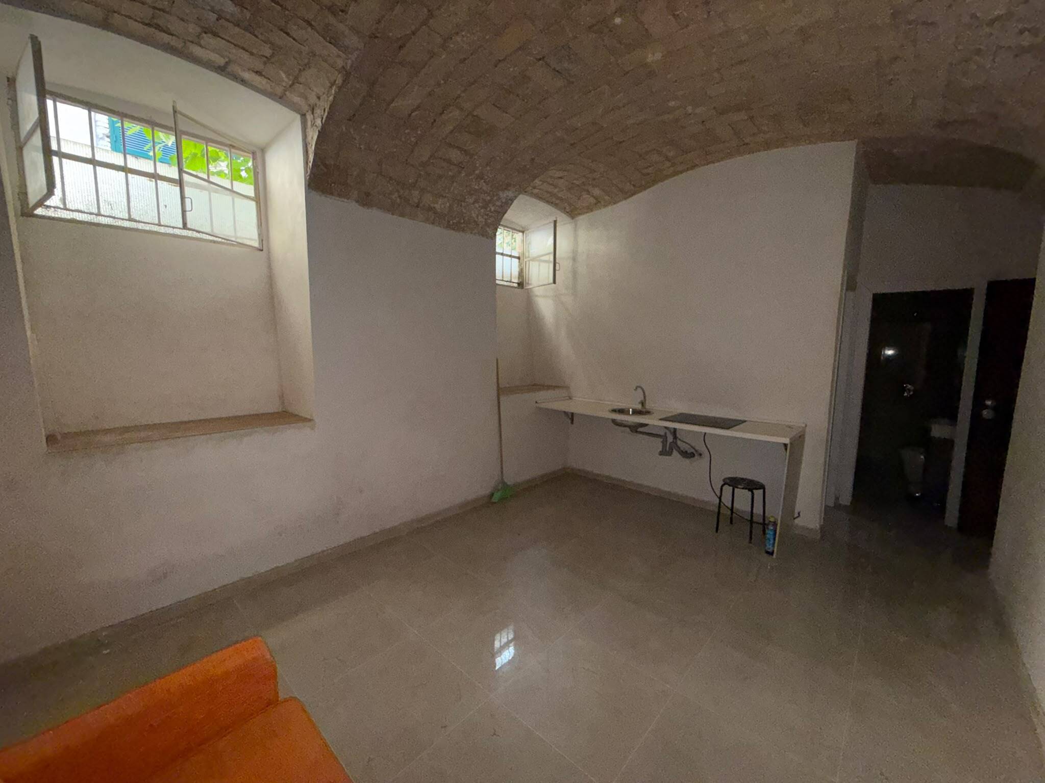 Magazzino da ristrutturare a Roma