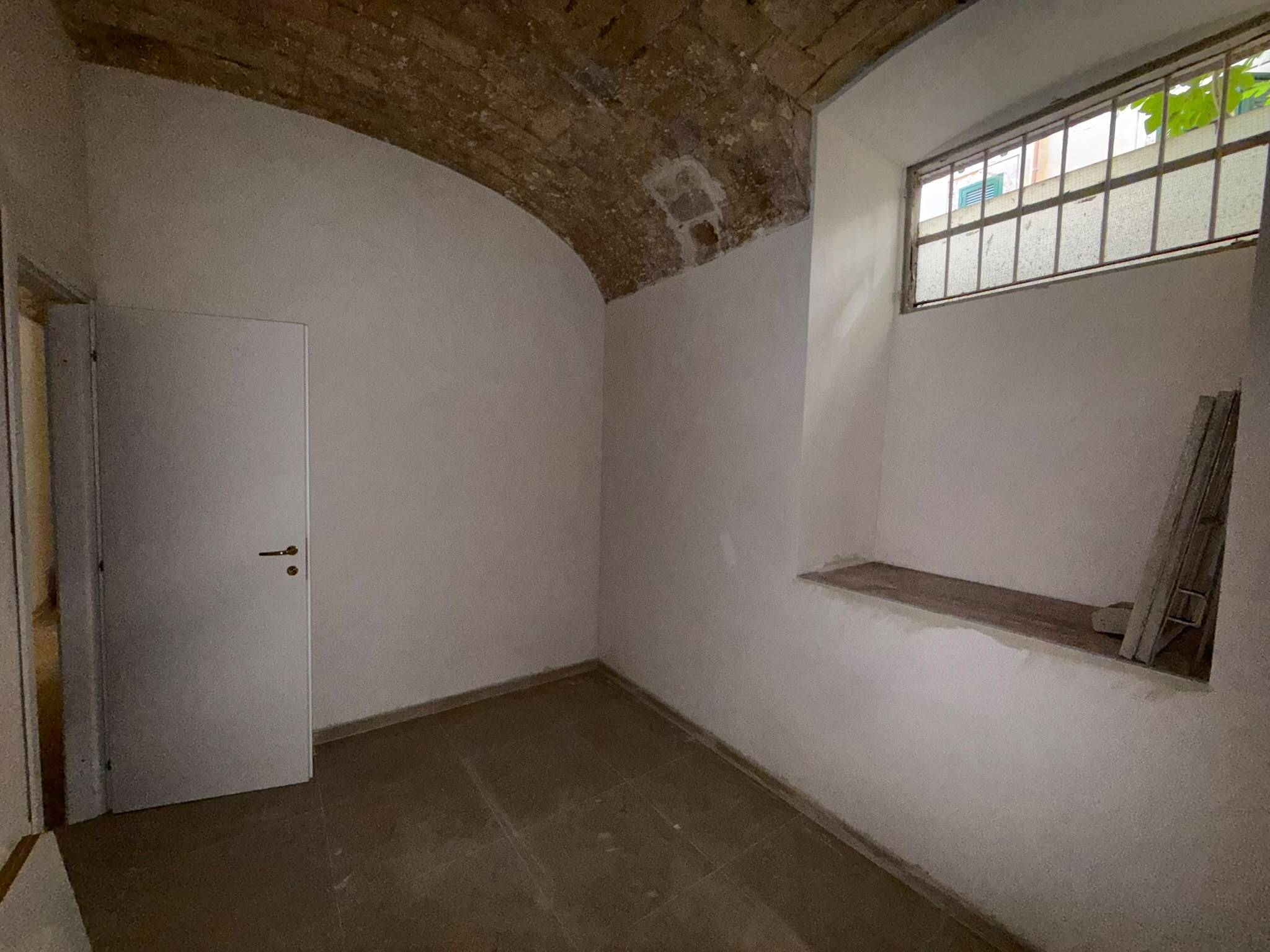 Magazzino da ristrutturare a Roma