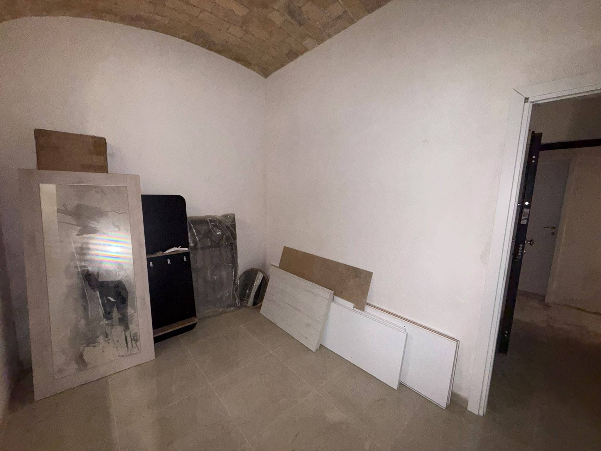 Magazzino da ristrutturare a Roma