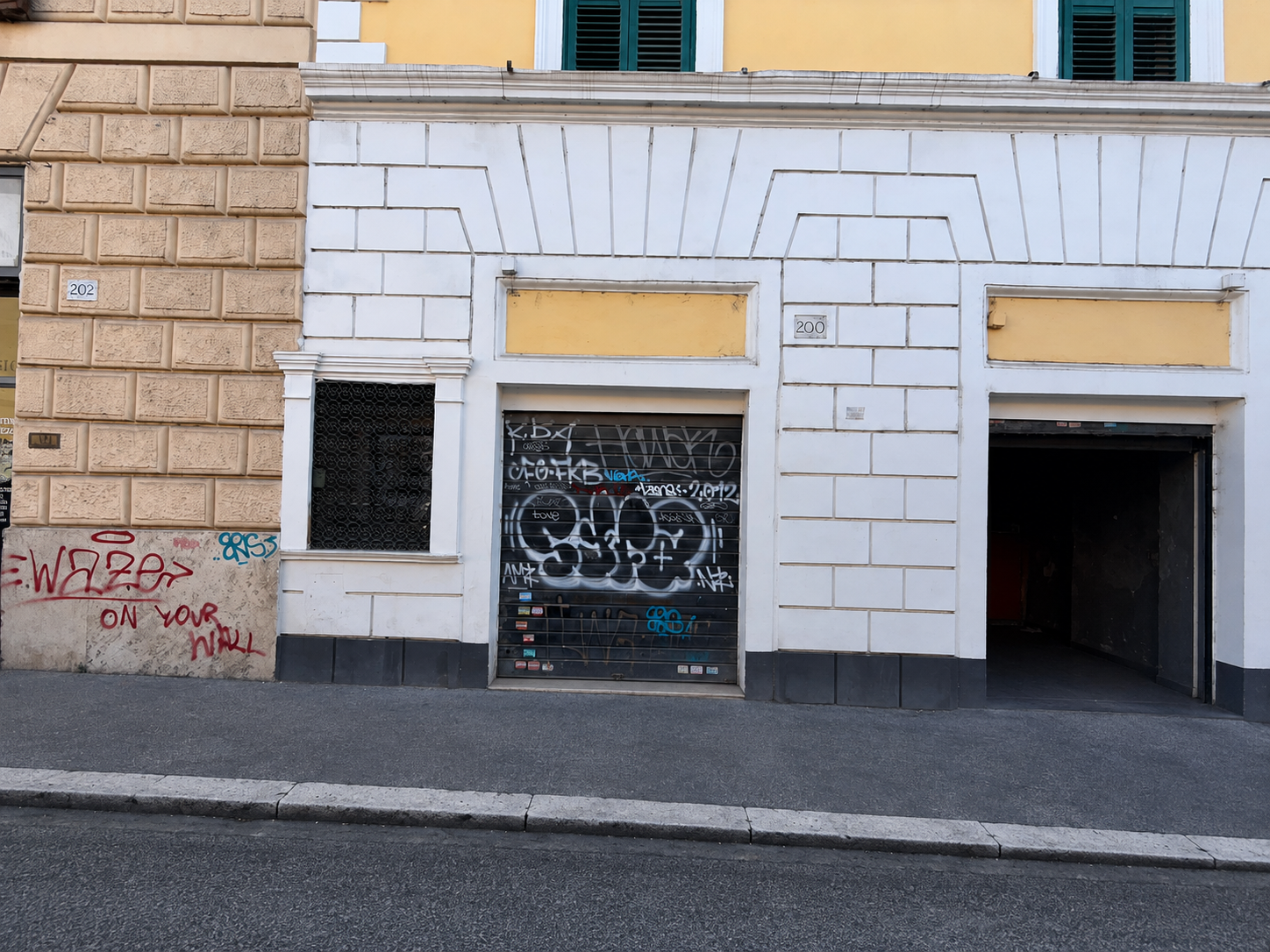 Locale commerciale da ristrutturare in via di san giovanni in laterano 200, Roma