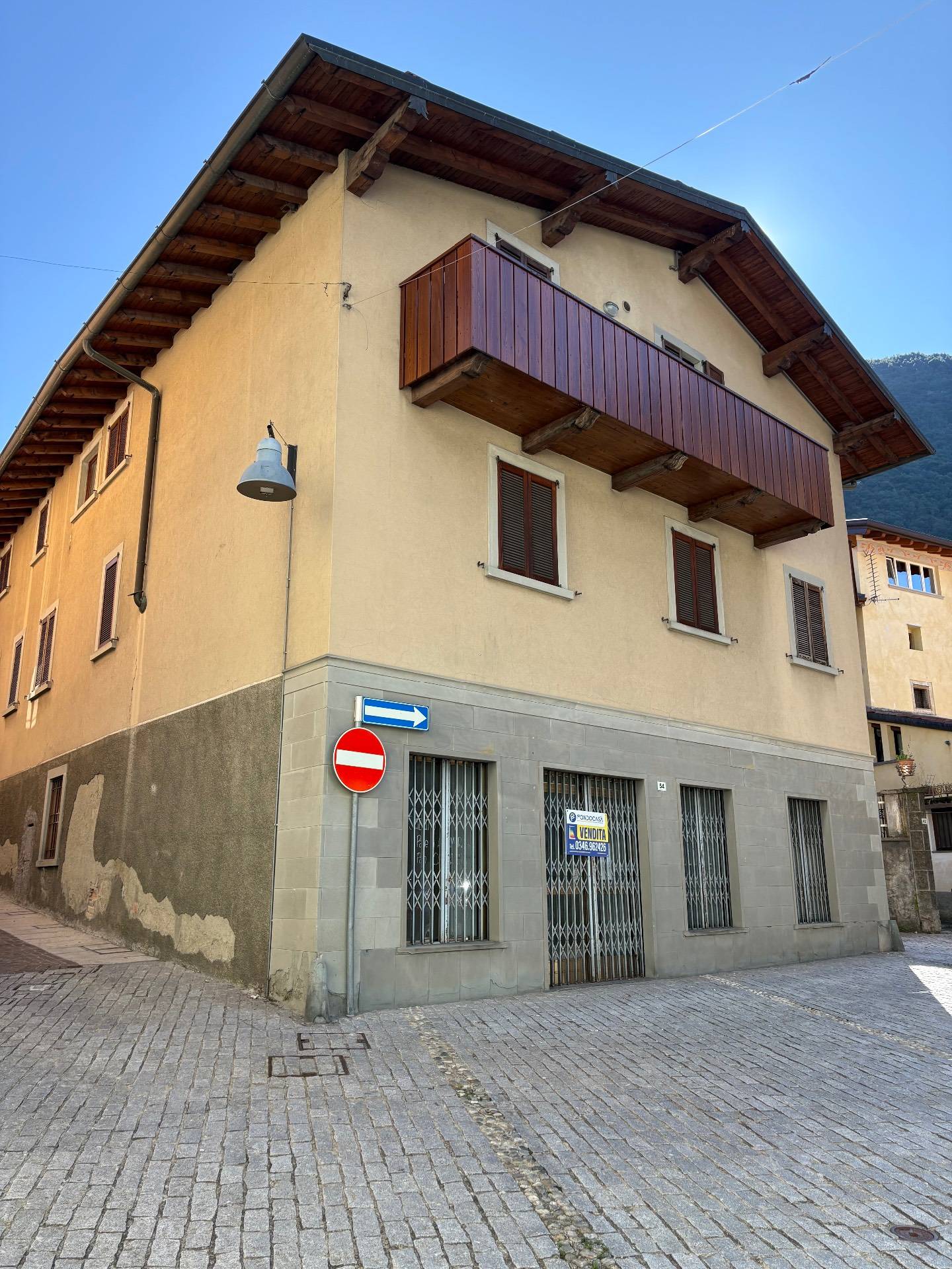 Negozio in vendita a Villa d'Ogna