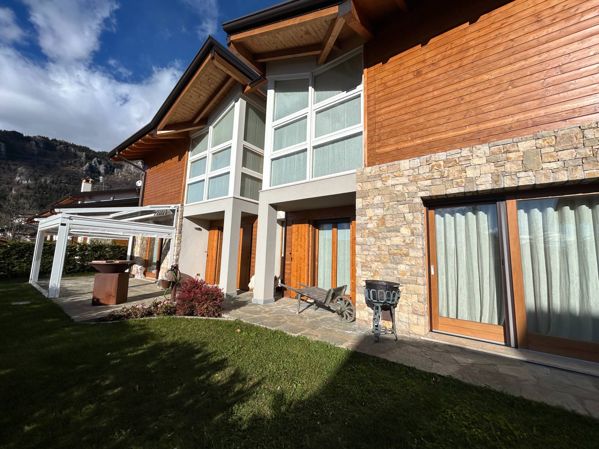 Villa in vendita a Castione della Presolana, Dorga