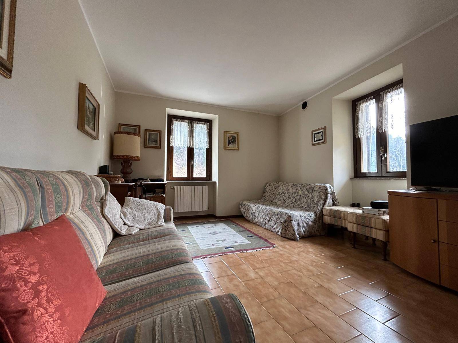 Casa semindipendente in vendita a Gromo