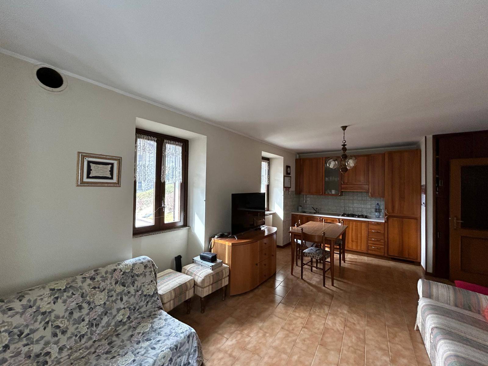 Casa semindipendente in vendita a Gromo